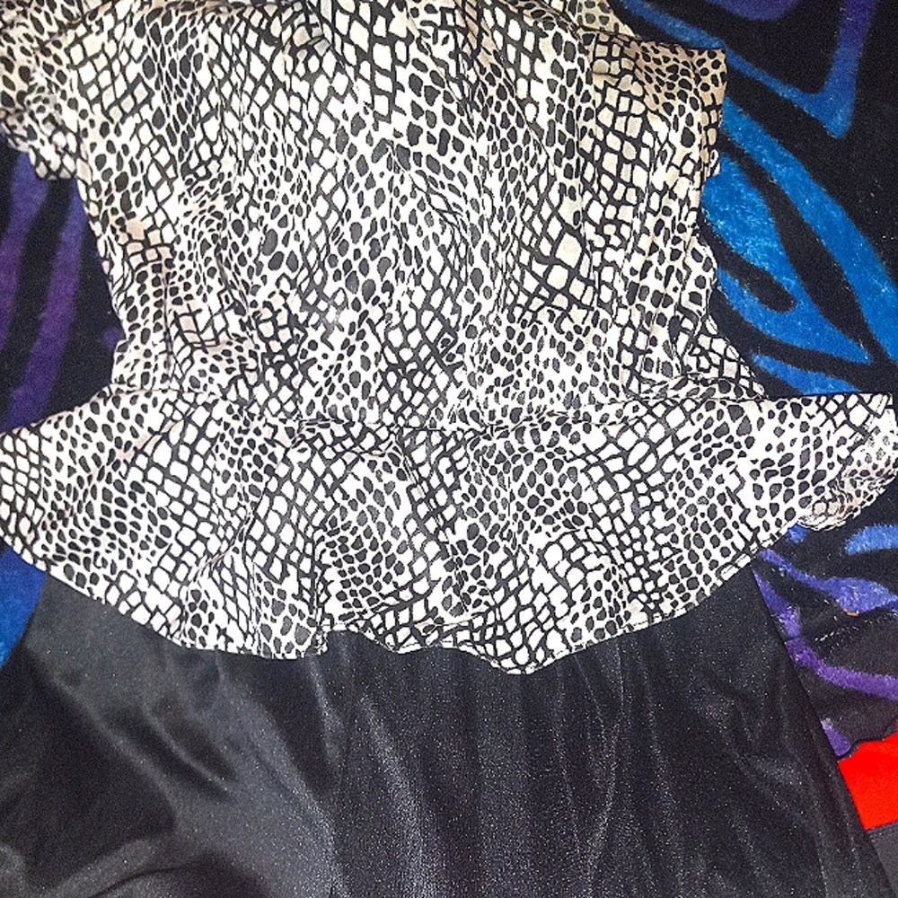 LAST CHANCE SALE $8 Especially Yours  Shrt Sleeve PantSuit Accented Waist(11/12)